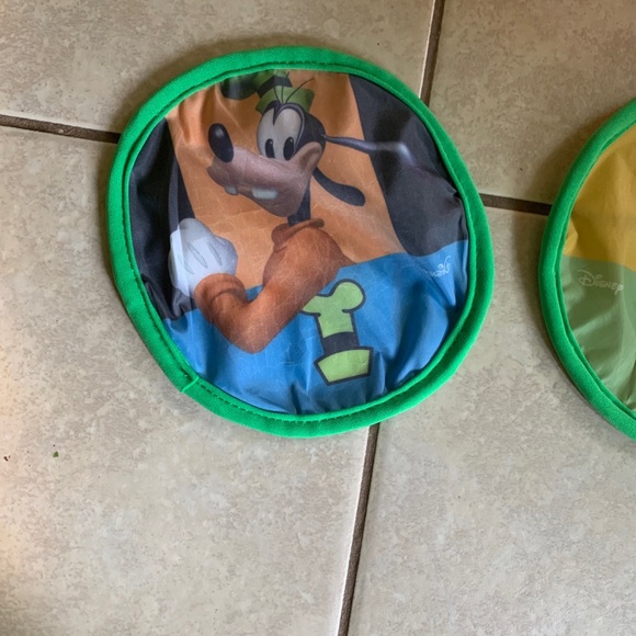 Mickey Mouse Frisbee Disc Golf With 2 Pop Up Cans And 4 Soft Frisbees Kids Game - Picture 10 of 11